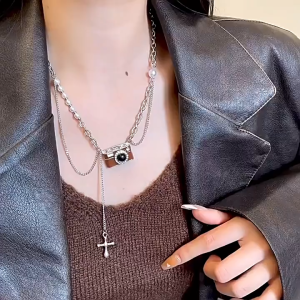 good 999 Fashionable SILVER retro brown camera pearl design tassel long necklace N7425