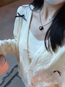 เสื้อสเวตเตอร์ตัวนอกแบบใหม่ฤดูใบไม้ผลิและฤดูร้อนโบว์ฉลุลายเสื้อสเวตเตอร์ทรงหลวมแบบลำลองเสื้อคาร์ดิแกนเสื้อโค้ทผู้หญิง