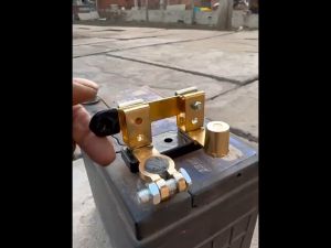 Top Post Knife Blade Master Switch: A High-Quality Battery Disconnect Solution