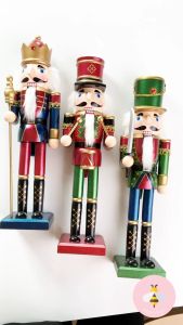 Pinky Bee Dekorasi Natal Nutcracker Metalik 38cm 67412600