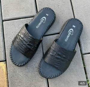 Dép da cá xấu nam quai và đế được khâu chắc chắn chất liệu cao cấp đi êm chân .Bảo hành 2 năm hàng chất lượng cao.