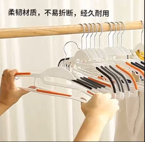BB7 - Hanger Gantungan Baju Dewasa Gantungan Pakaian Dengan Karet Anti Slip Hanger Baju Aesthetic
