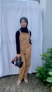 Ilona - Lyora Overall Wanita Bahan Corduroy: Desain Fashionable & Nyaman