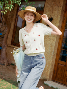 XIANGYING | Cherry Embroidery V-neck Knitted Shirt Women Short Slim Light
