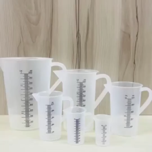 Ca Đong Nhựa 50ml Vạch Xanh(tím)