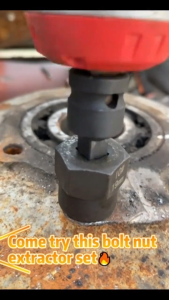 ชุดเต้ารับดูดน็อตและสลักเกลียว 14 ชิ้น ชุดถอดน็อต ชุดบล็อก ถอดหัวน็อตเสีย ชุดเครื่องมือถอดสลักเกลียว 14ชิ้น/เซ็ตอุปกรณ์กำจัดสลักที่ชำรุดพร้อมกล่องเก็บของชุดกล่องเครื่องมือซ็อกเก็ตอุแหวนน็อตที่ชำรุด ชุดถอดน็อคเสีย