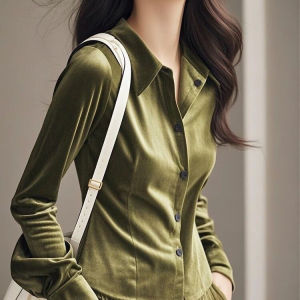 Stylish Korean Blue Shirt: A Younger-Looking Commute Essential