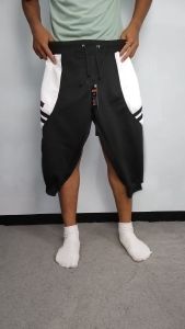 Jogger pendek selutut celana jogging hitam