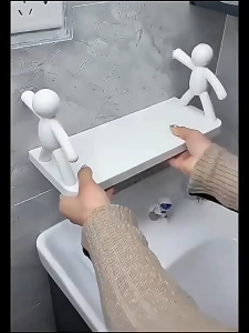 ชั้นวางของในห้องน้ำและห้องครัว ติดผนัง สไตล์เรียบง่าย ไม่ต้องเจาะ ดีไซน์รูปตุ๊กตาน้อย มีสีดำ สีขาว และสีเหลือง