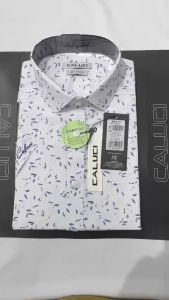 Áo sơ mi nam cộc tay CALUCI trắng họa tiết lá MSS3151S