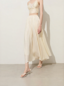 D-PLAY | Elegant Waist Pleated Flared Flowy Tulle Skirt