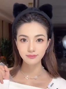 Pramy Moisturizing Makeup Setting Spray makeup lock spray 100ml controls oiliness long-lasting for 12 hours