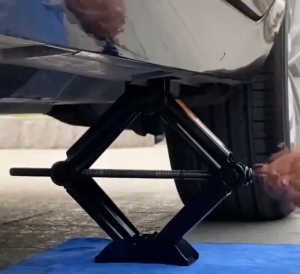 New 4T Scissor Jack For Car Hydraulic Jack Repair Tool Jack Stand Tire Jack Car Jack Wrench Scissor Jack For Car Car Tool Jack For Car Heavy Duty