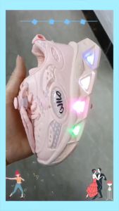[Shipment from Malay warehouse] Pink Girls Sports Shoes New LED Illuminated Childrens Sports Shoes Suitable for 1-6 Years old