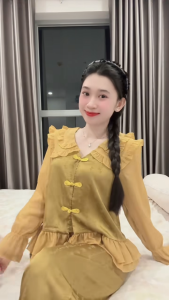 Bộ Pijama Lụa Gấm HEUN YOUNG Thiết Kế Cổ Vest Tiểu Thư Tay Dài Quần Dài Mềm Mịn Cao Cấp 40-55kg