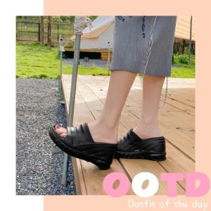 QZshop ราคาถูกมาก 4 สีพื้น รูปทรงไม่ซ้ำใคร ดีไซน์สวย เที่ยวชิคๆ มาใหม่ แมทช์ได้ทุกโอกาส มี สีพื้น 4 สีเรียบๆหรูดูดีสุดๆ งานรุ่น