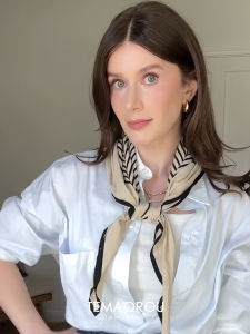 Large 90*90cm Nordic Simple Silk Stripe Scarf Versatile High-End Feeling All-Season Bohemian Style Womens Summer Scarf