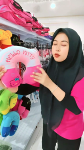 Bantal Leher Travel Karakter Motif/Bordir Boneka