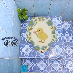 Tutup closet jongkok motif kelinci estetik berbahan spon karet tebal