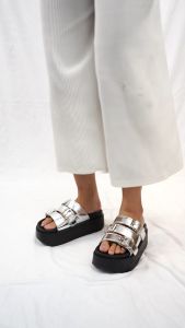 Sandal Slip On Wedges Highsole Wanita 7 CM Motif Strap 3 Gesper Bahan Rubber PCU Anti Slip 88-5