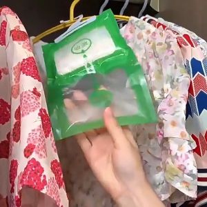 【Local stock】Dehumidifying bag Wardrobe cabinet moisture absorbent desiccant indoor dehumidifying bag室内除湿包