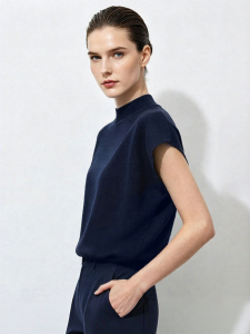 AMII | Relaxed Fitting Slimming Short Knit Sweater