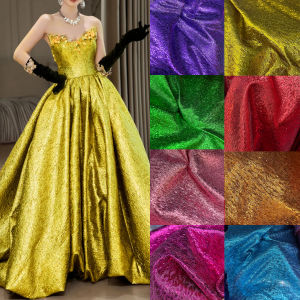 Vải Satin Jacquard Nhẹ Có Kết Cấu Không Co Giãn Màu Đỏ Ánh Kim Dùng Cho Trang Phục Biểu Diễn Chụp Ảnh Làm Nền.