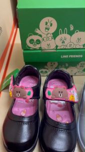 41C22 รองเท้านักเรียนอนุบาลหนังดำ ลาย LineFriends หมีบราวน์ โคนี่ ลิขสิทธิ์แท้💯 by ADDA New2025‼