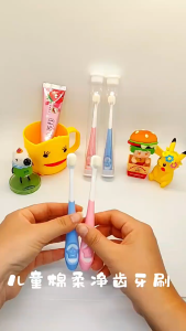 COZII แปรงสีฟันเด็ก สำหรับเด็กเล็ก แปรงสีฟันขนนุ่ม พร้อมกล่องเก็บ