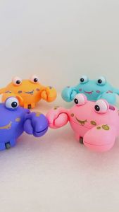 [RÚT CÓT LÀ CHẠY - SÁNG ĐÈN] Đồ chơi Cua chạy bằng cót dây phát sáng dễ thương cho bé chơi trên sàn kéo cót 2226