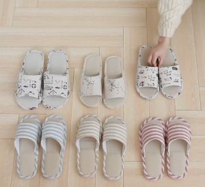 🔥Sale ลดราคา🔥 รองเท้าใส่ในบ้าน รุ่น P316 ผ้าพิมพ์ลาย ผ้าฝ้าย พื้นรองนุ่ม มีเสริมส้นเท้า พื้นยางกันลื่น หลากลาย หลายขนาด