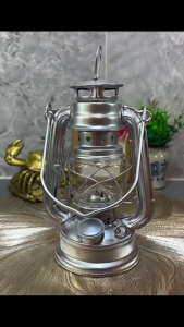 【New Arrival】Portable Vintage Fuel Camping Lanterns Metal Kerosene Lantern Oil Burning Lantern with Handle Hiking Travel Picnic Camping Lamp Indoor Outdoor Night Lighting Forest Adventure Survival Supplies Camping Tent Lamp