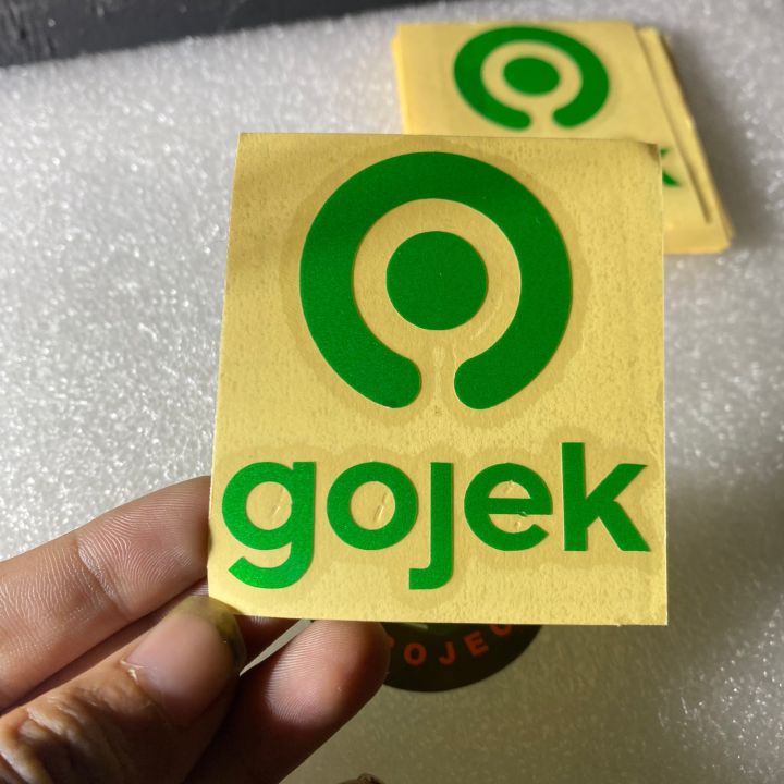 Sticker gojek cutting sticker bahan berkualitas stiker motor dan helm