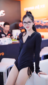 บอดี้สูท มีฮู้ด ชุดออกกำลังกายผู้หญิง ดีไซน์กระดุมหน้า รูดเชือกข้างลำตัว ยืดหยุ่น กระชับเก็บทรง ใส่สบาย ชุดโยคะ ดีไซน์สวยงาม เข้ารูป ชุดโยคะ #1303