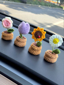 Handcrafted Floral Decorative Piece Advanced Car Interior Decoration Beautiful Center Console Accessories for Women