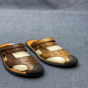 Summer Casual Leather Sandals Anti-Slip Mens Slippers Soft Bottom Covered Toe Outdoor Two-Purpose Beach Shoes