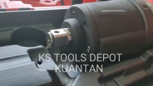 MILWAUKEE M18 FUEL™ D-Handle High Torque Impact Wrench M18 ONEFHIWF1DS