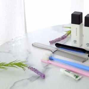 一次性剃须刀手动式刮胡刀酒店民宿旅行洗浴套装居家用待客 Disposable shaver manual shaver hotel homestay travel bathing set for home use and hospitality