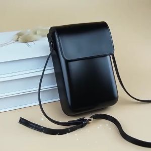 IELGY Tas Ponsel Vertikal Serbaguna Sederhana Retro Mini Messenger Tas Bahu Wanita