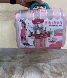 ĐỒ CHƠI - 008-971A - Bộ Đồ Chơi Va Li Nhà Bếp - Đồ Chơi Nấu Ăn Mini (KT 27.2x10.3x21.8)