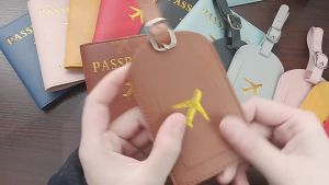 Leather Passport Tag Tempat Paspor Sederhana Yang Dipersonalisasi dan Label Bagasi Set Perjalanan Kulit Penutup Paspor Pasangan