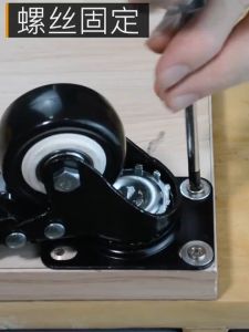 Bộ 4 bánh xe đẩy hàng (2 khóa - 2 không khóa) loại tốt viền đen bằng cao su xoay 360 độ có khóa trống trượt