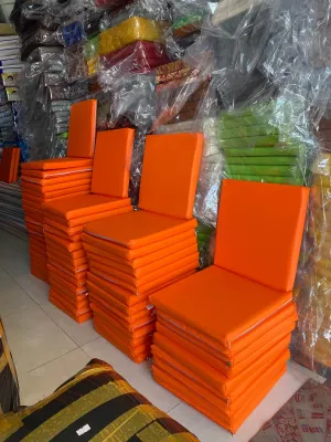 Nệm lót ghế. Da Simili lót ghế gỗ ngồi bệt ngồi chơi quán cà phê 30cmx30cm 40cmx40cm và 50cmx50cm dày 4cm đệm