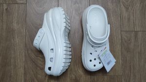 Sục nhựa nữ Cross MEGA CRUSH bóng đế cao cực tôn dáng sục nhựa nguyên khối siêu bền.