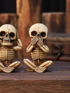 Bộ 3 Tượng Đầu Lâu Em Bé - Không Nhìn Thấy Điều Ác Không Nghe Thấy Điều Ác Không Nói Điều Ác - Trang Trí Bàn Làm Việc Nhà Cửa Kệ Sách Bằng Nhựa Resin