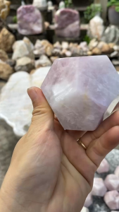 Thạch Anh Hồng 12 Mặt Tự Nhiên - Quả Cầu Phong Thủy Vượng Khí Không Xử Lý (QC1403)