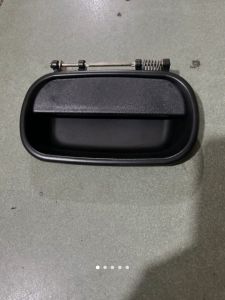 Tay mở cửa ngoài xe tải ISUZU QKR210 230 270 91PS 1T9 2T4 2T8 đầu tròn đời 2007 LẮP NHƯ ZIN giá 1 cái.MST89