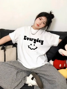 T-Shirt Wanita Lengan Pendek Putih - Motif Senyum Lucu & Huruf Kreatif Katun Premium Bernapas Tren 2025