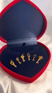 YHH 916 Gold Key Pendant 21st Key