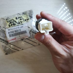 SWITCH REM - SENSOR BRAKE - AVANZA XENIA RUSH TERIOS AGYA AYLA GRANMAX LUXIO